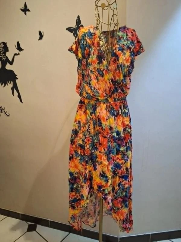 Robe asymétrique multicolore
